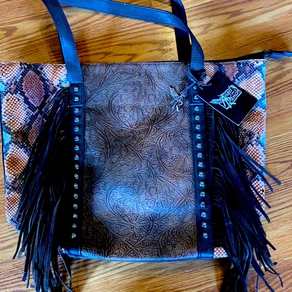 New with tags Angel Ranch conceal carry purse - Picture 1 of 3